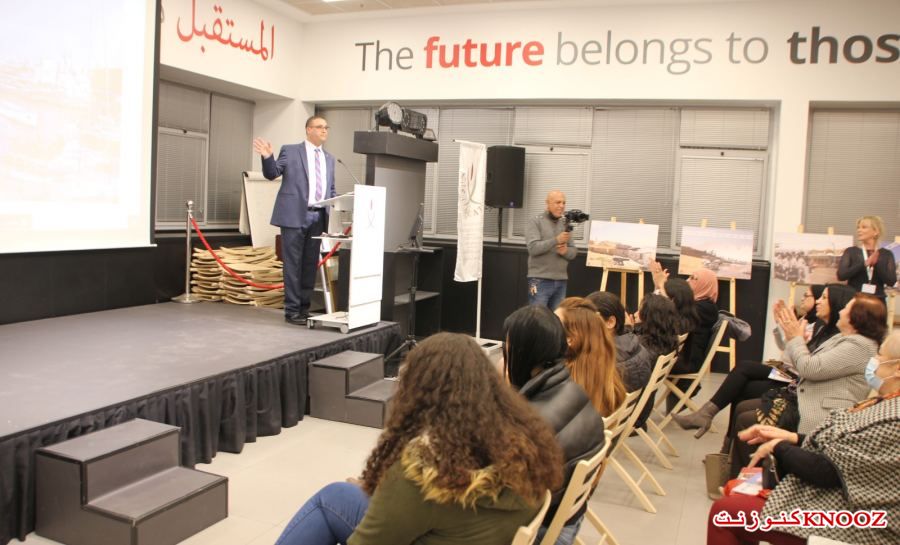 عكا : افتتاح معرض “العوده الى الماضي” للفنان التشكيلي العكي منير قزموز